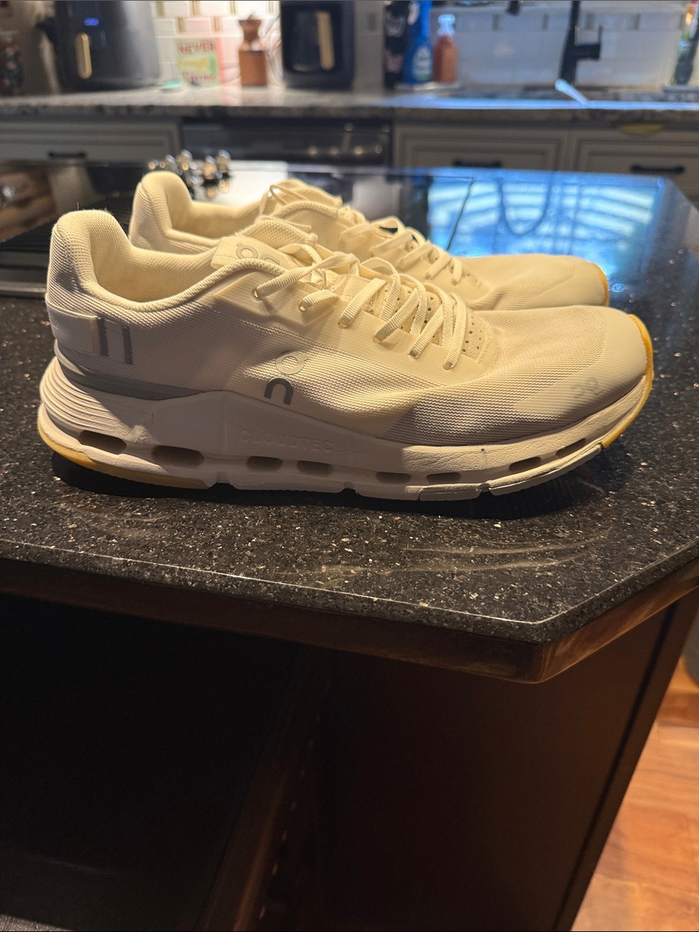 Men’s on Cloudnova Form 2 size 9.5